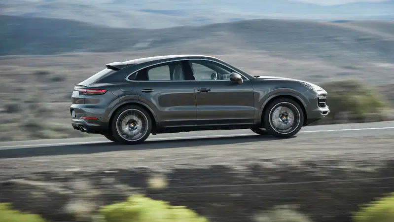 Porsche Cayenne Coup&egrave; | 300 chilometri sulle Dolomiti...