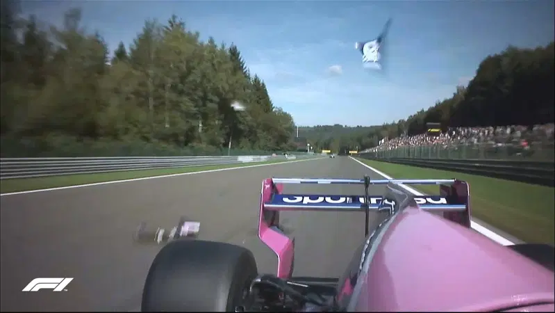 L'on board di Stroll quando ha perso il cofano motore destro