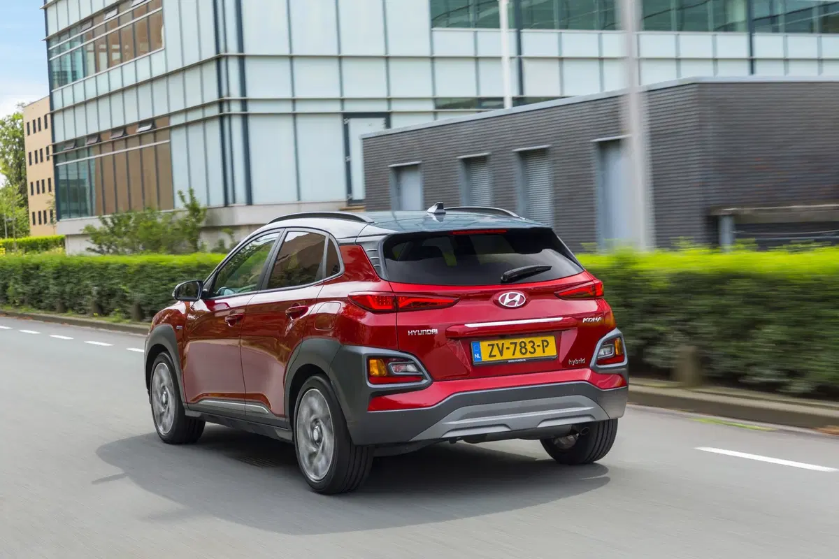 Hyundai Kona Hybrid: la via di mezzo che piace [Video] (11)