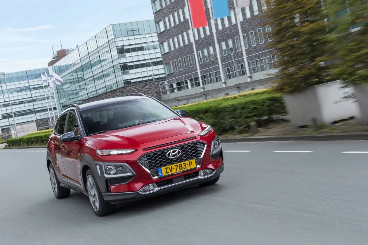 Hyundai Kona Hybrid: la via di mezzo che piace [Video] (13)