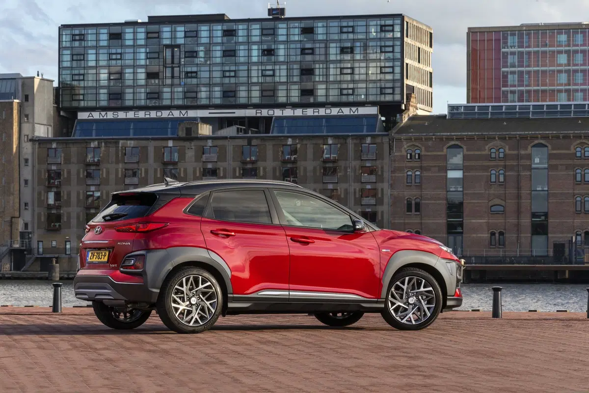 Hyundai Kona Hybrid: la via di mezzo che piace [Video] (12)