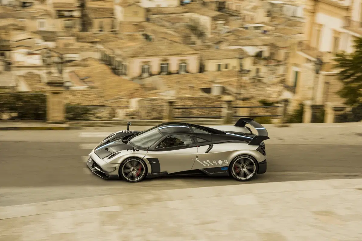 Pagani Huayra BC: 789 CV per 20 esemplari (6)