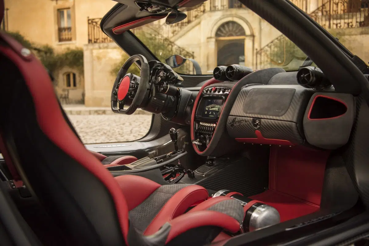 Pagani Huayra BC: 789 CV per 20 esemplari (38)