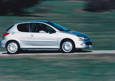 Peugeot 206 GT, l’auto che si allungò per il Mondiale Rally