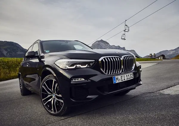 BMW X5 xDrive45e: il SUV ibrido plug-in da 394 CV
