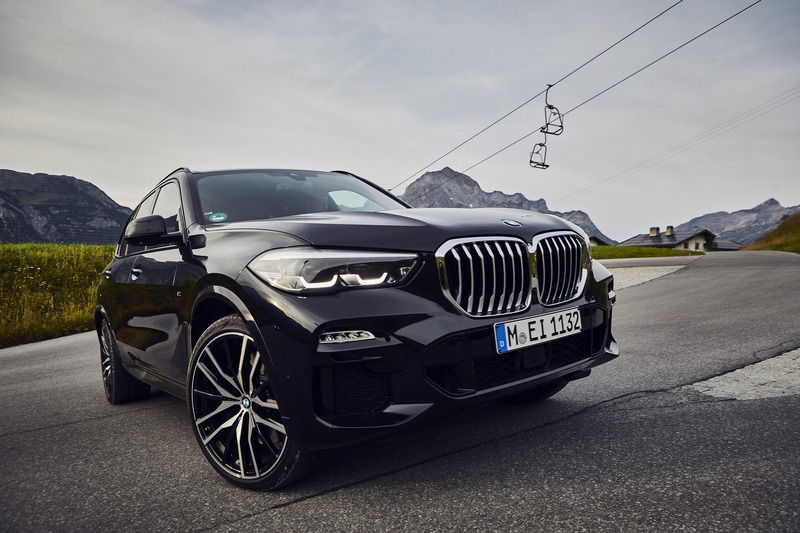 BMW X5 xDrive45e: il SUV ibrido plug-in da 394 CV