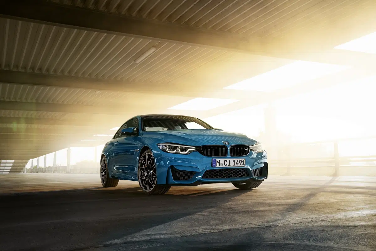 BMW M4 Edition ///M Heritage: dettagli speciali per 750 esemplari (10)