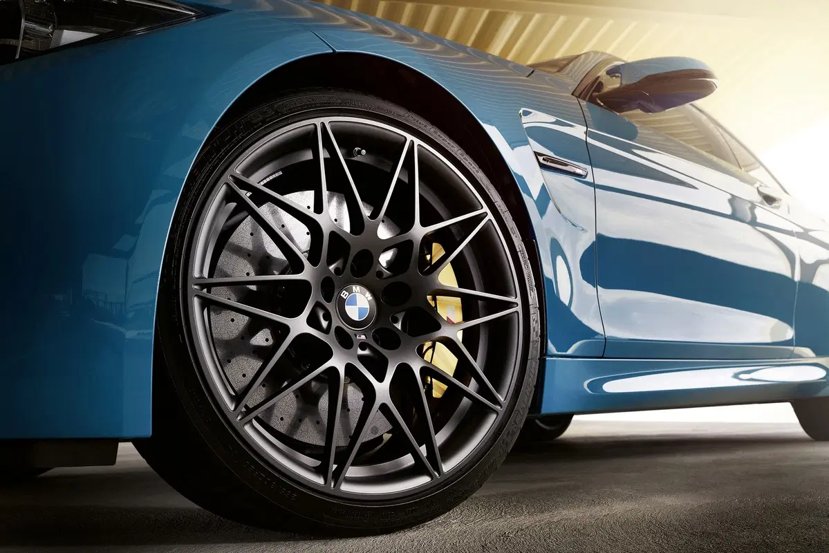 BMW M4 Edition ///M Heritage: dettagli speciali per 750 esemplari (3)