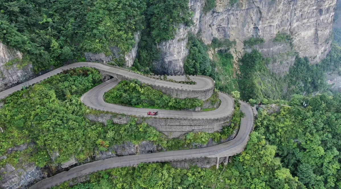 Volkswagen ID.R: è ancora record sulla Tianmen Mountain (3)