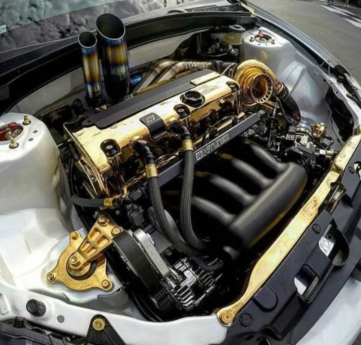 Motori placcati in oro: follie del tuning (5)