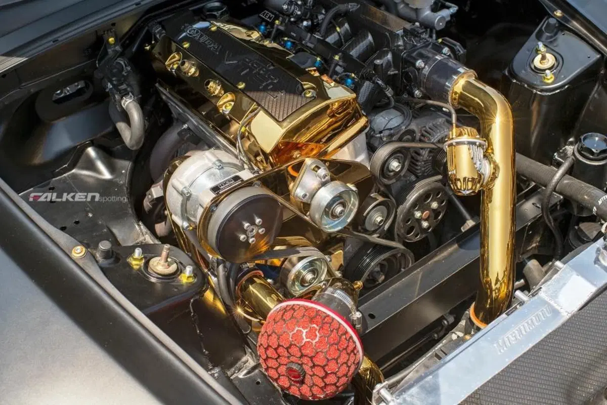 Motori placcati in oro: follie del tuning (8)