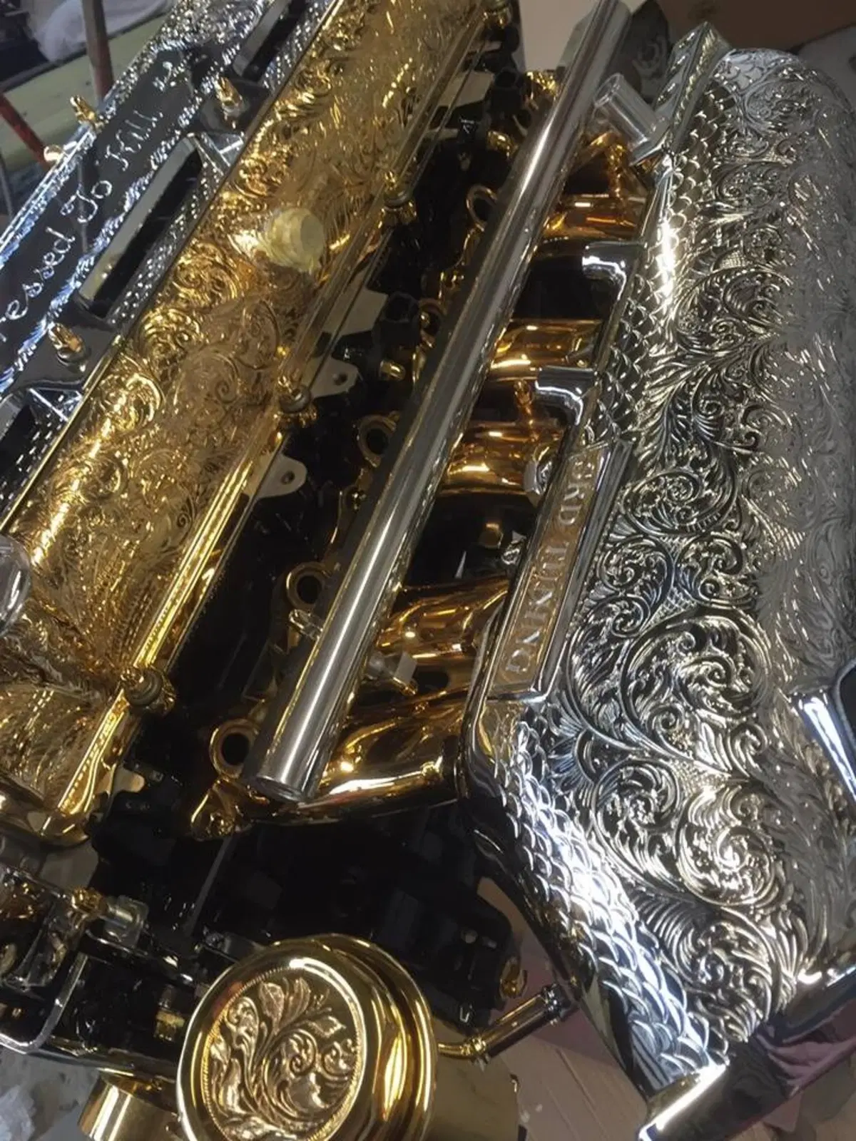 Motori placcati in oro: follie del tuning (14)