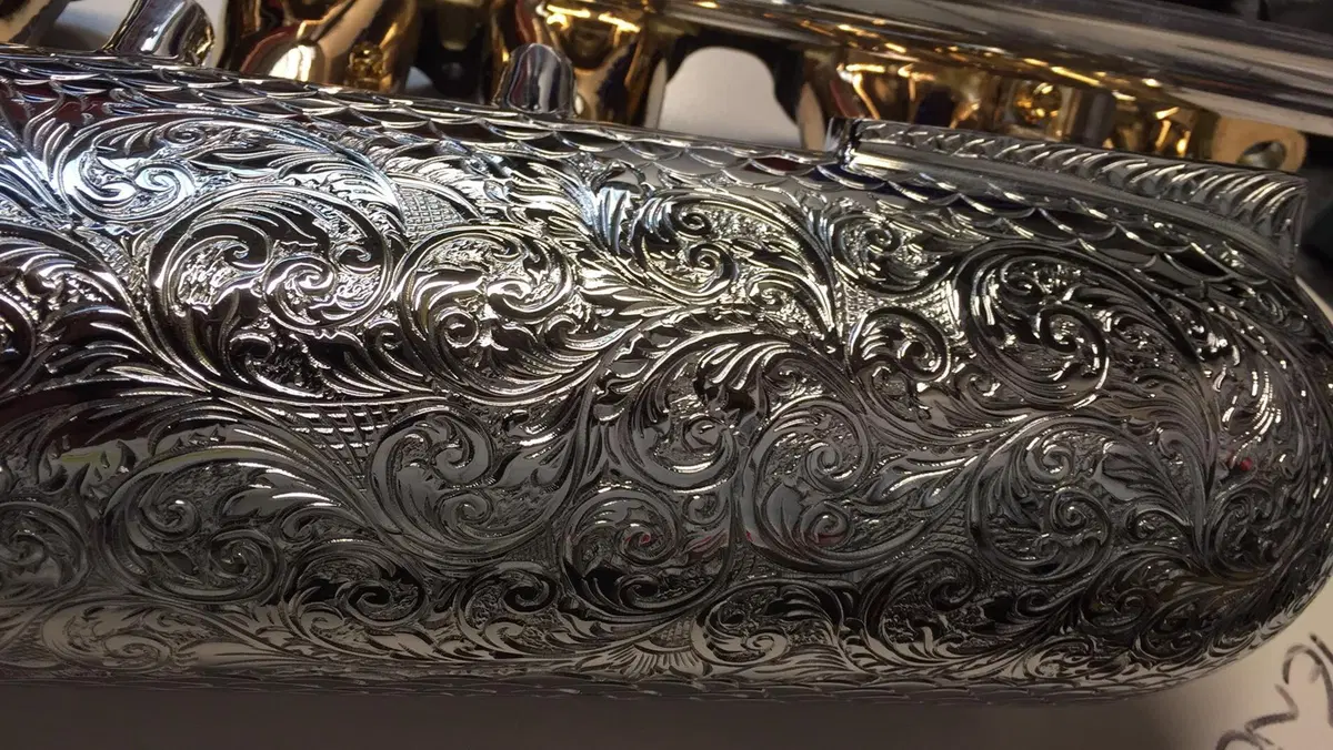 Motori placcati in oro: follie del tuning (19)