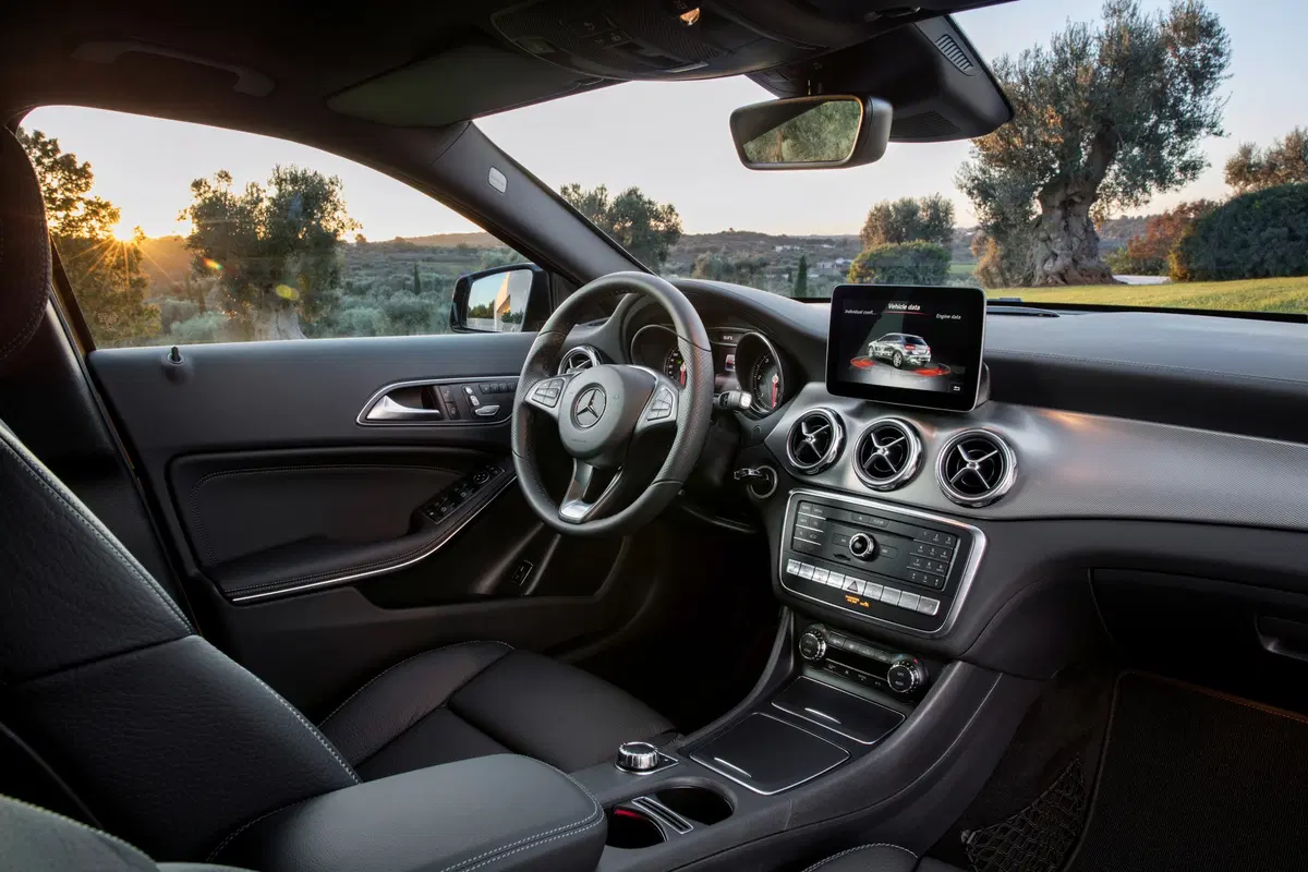 Mercedes-Benz GLA SUV 200 d Automatic 4Matic Premium (16)