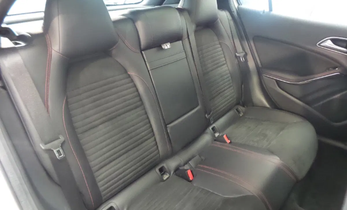Mercedes-Benz GLA SUV 200 d Automatic 4Matic Premium (13)