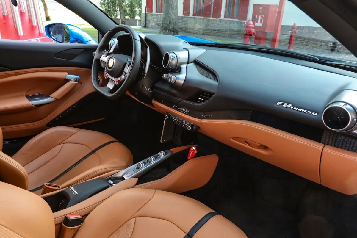 Ferrari F8 Tributo, celebra la dinastia V8 con la forza di 720 CV [Video] (11)