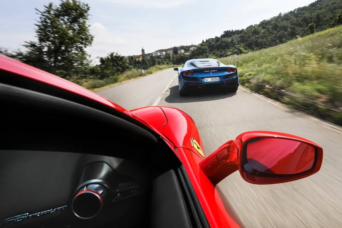 Ferrari F8 Tributo, celebra la dinastia V8 con la forza di 720 CV [Video] (18)
