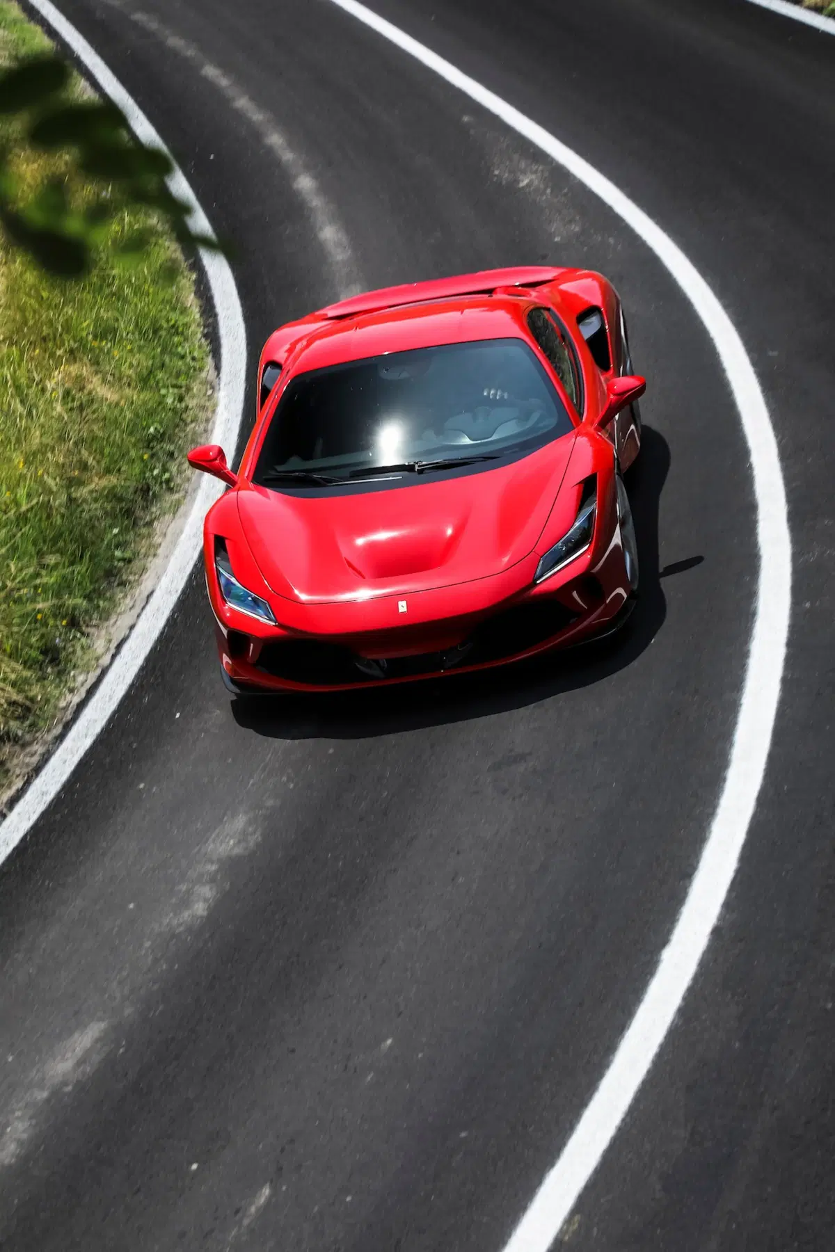 Ferrari F8 Tributo, celebra la dinastia V8 con la forza di 720 CV [Video] (34)