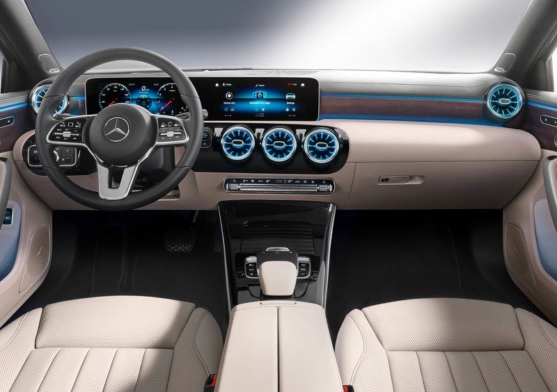 Mercedes-Benz Classe A Sedan (2018->>) (18)