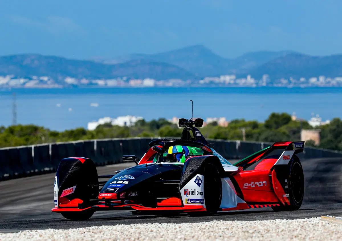 Formula E: Audi, tolti i veli alla e-tron FE06  (2)