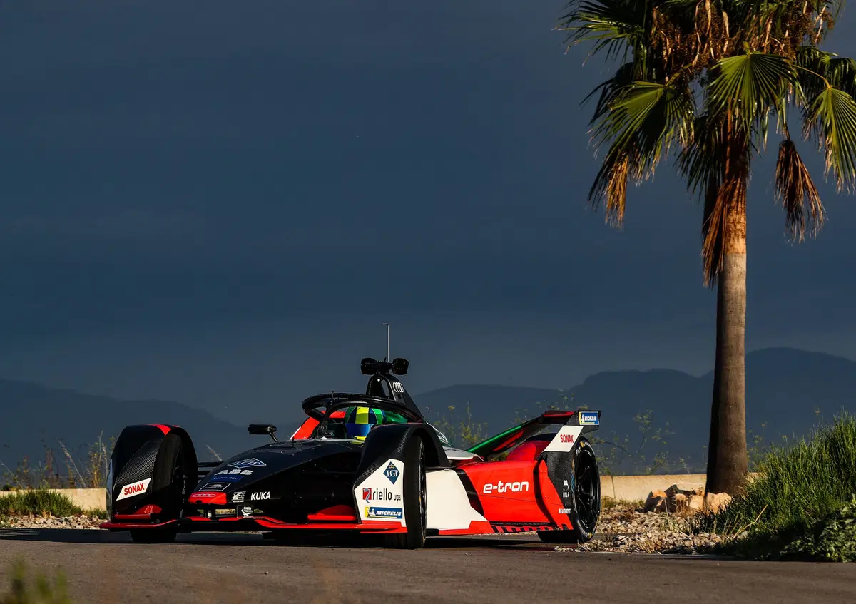 Formula E: Audi, tolti i veli alla e-tron FE06  (8)