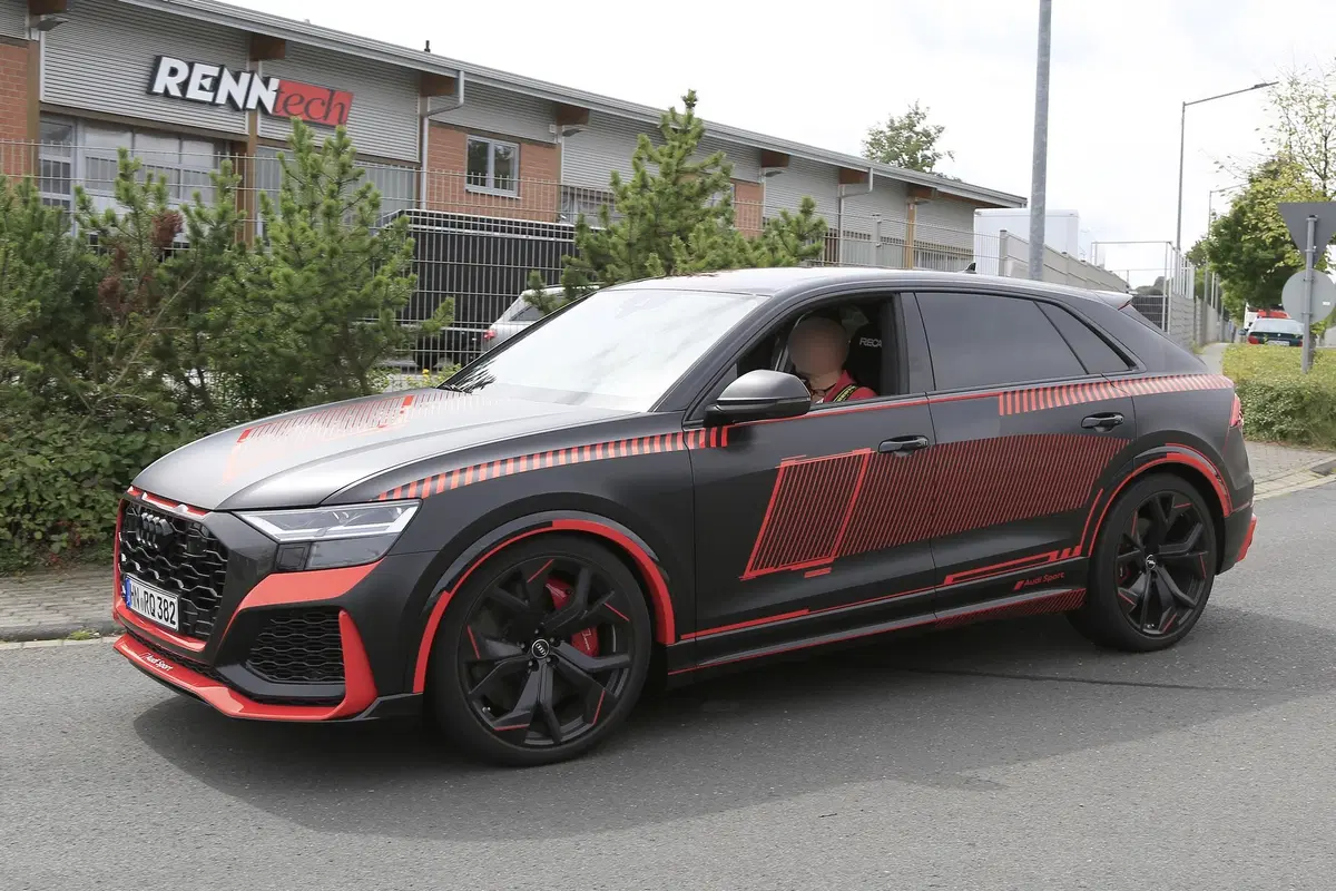 Audi RS Q8: la vedremo a Francoforte 2019? [Foto spia] (7)