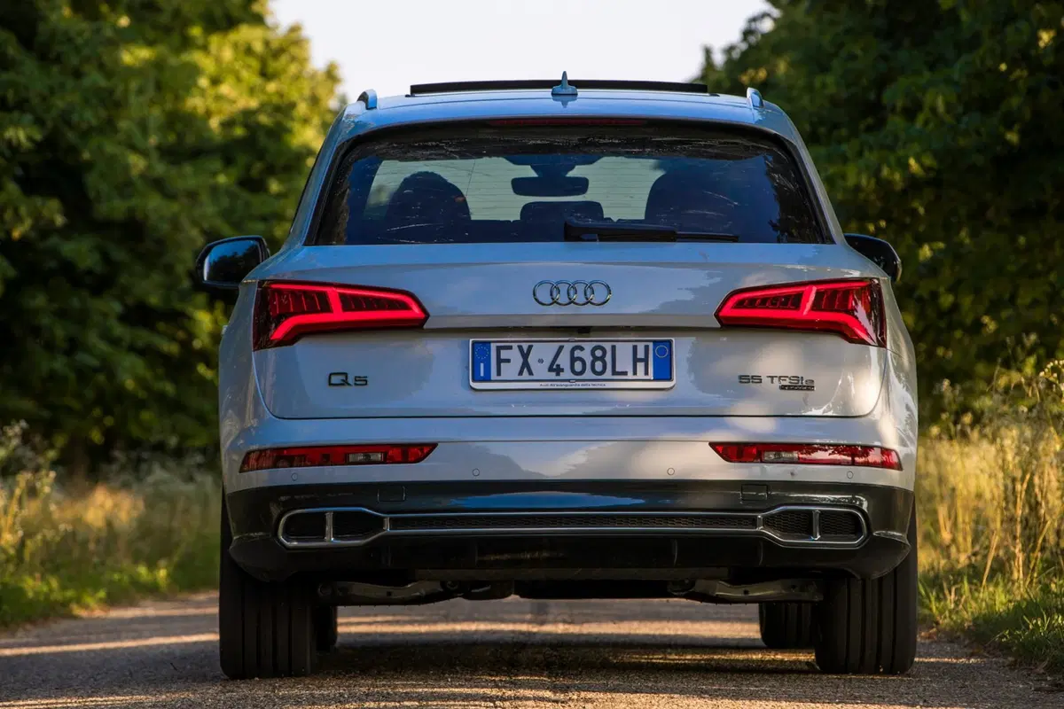 Nuovo SUV ibrido plugin Audi 2020: Q5 TFSI e quattro S tronic [Foto gallery & Video] (2)
