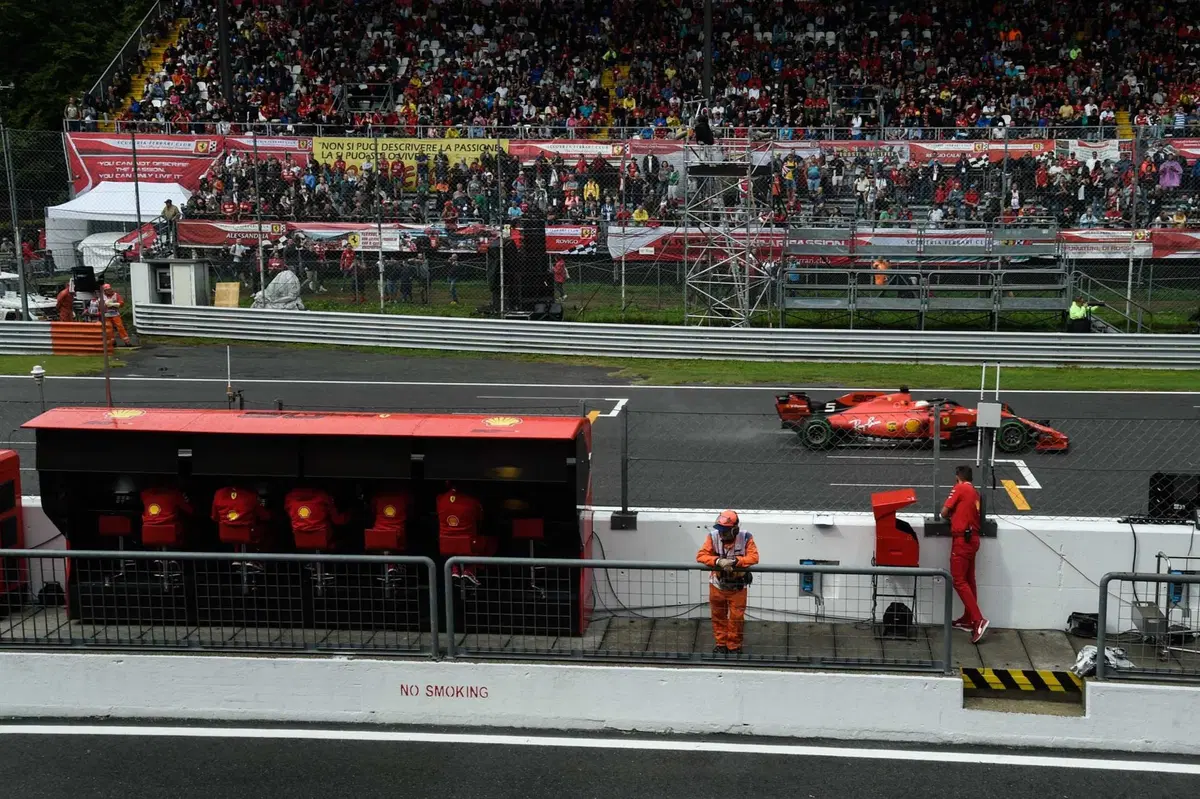 F1, GP Italia 2019: pole per Leclerc. Quarto Vettel (35)