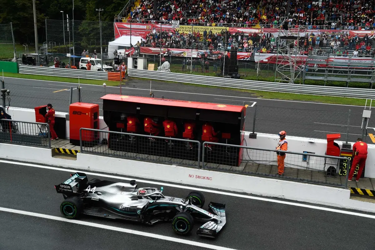 F1, GP Italia 2019: pole per Leclerc. Quarto Vettel (36)