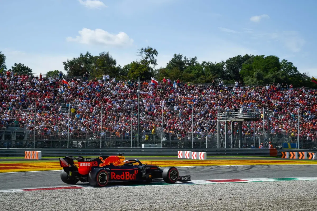 F1, GP Italia 2019: vince Leclerc (26)