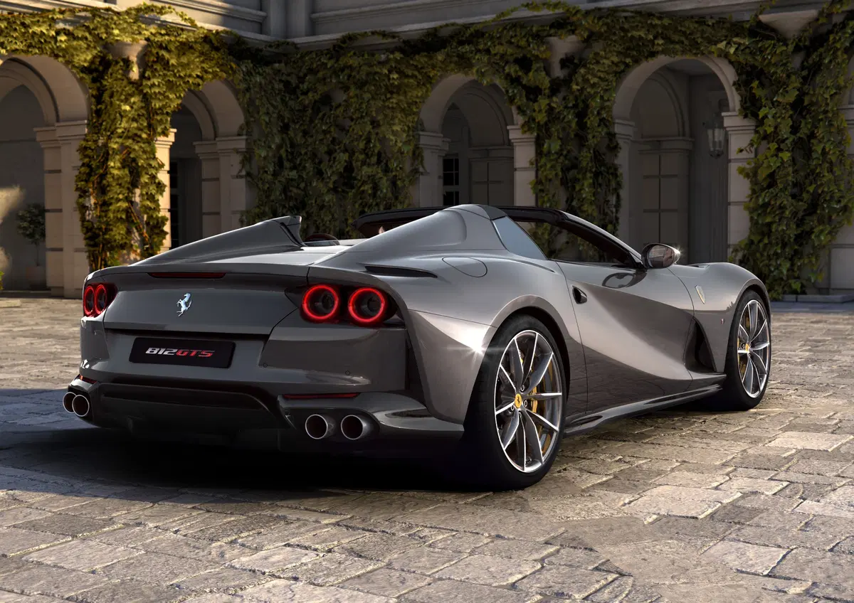 Ferrari F8 Spider e 812 GTS. I prezzi delle nuove spider (4)
