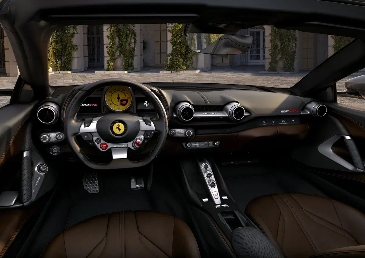 Ferrari F8 Spider e 812 GTS. I prezzi delle nuove spider (7)