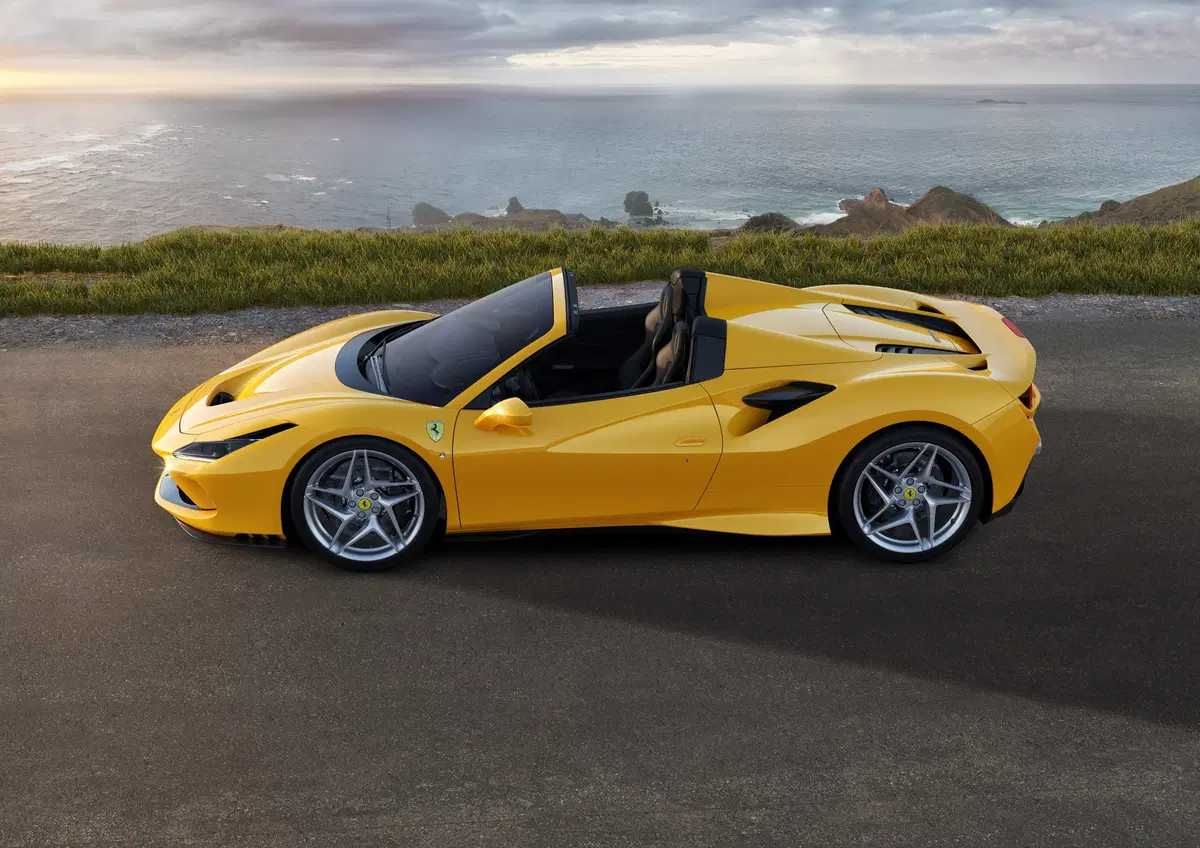 Ferrari F8 Spider | 720 CV anche la variante en plein air (3)