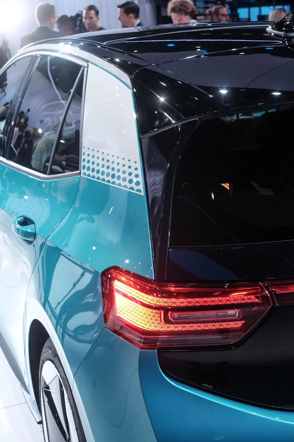 Volkswagen ID.3 al Salone di Francoforte 2019: parte la rivoluzione auto elettrica tedesca [video] (7)