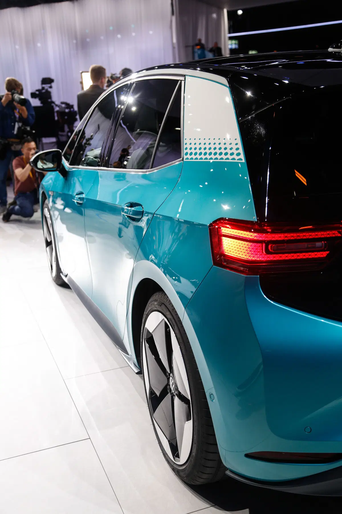 Volkswagen ID.3 al Salone di Francoforte 2019: parte la rivoluzione auto elettrica tedesca [video] (9)