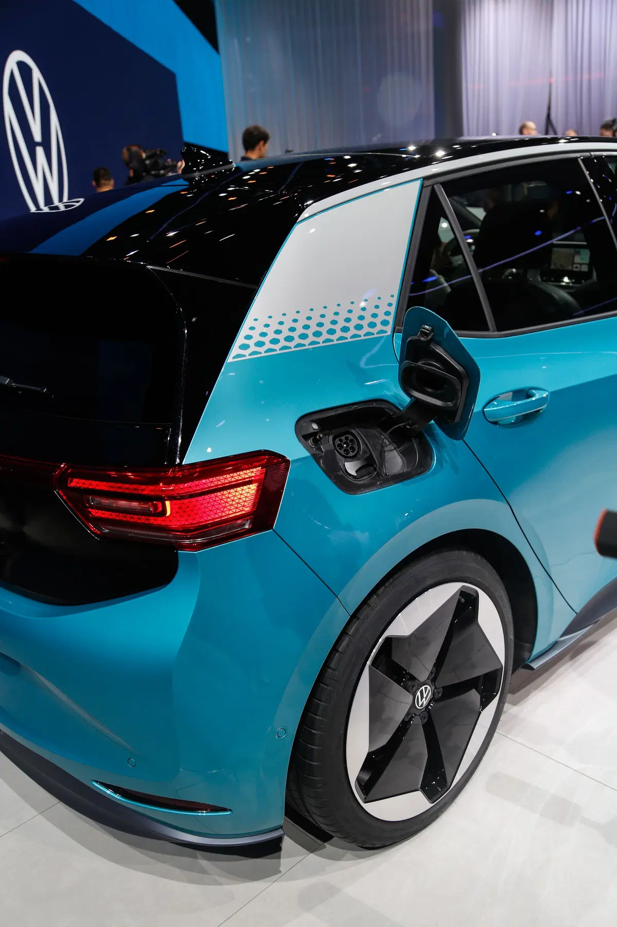 Volkswagen ID.3 al Salone di Francoforte 2019: parte la rivoluzione auto elettrica tedesca [video] (13)