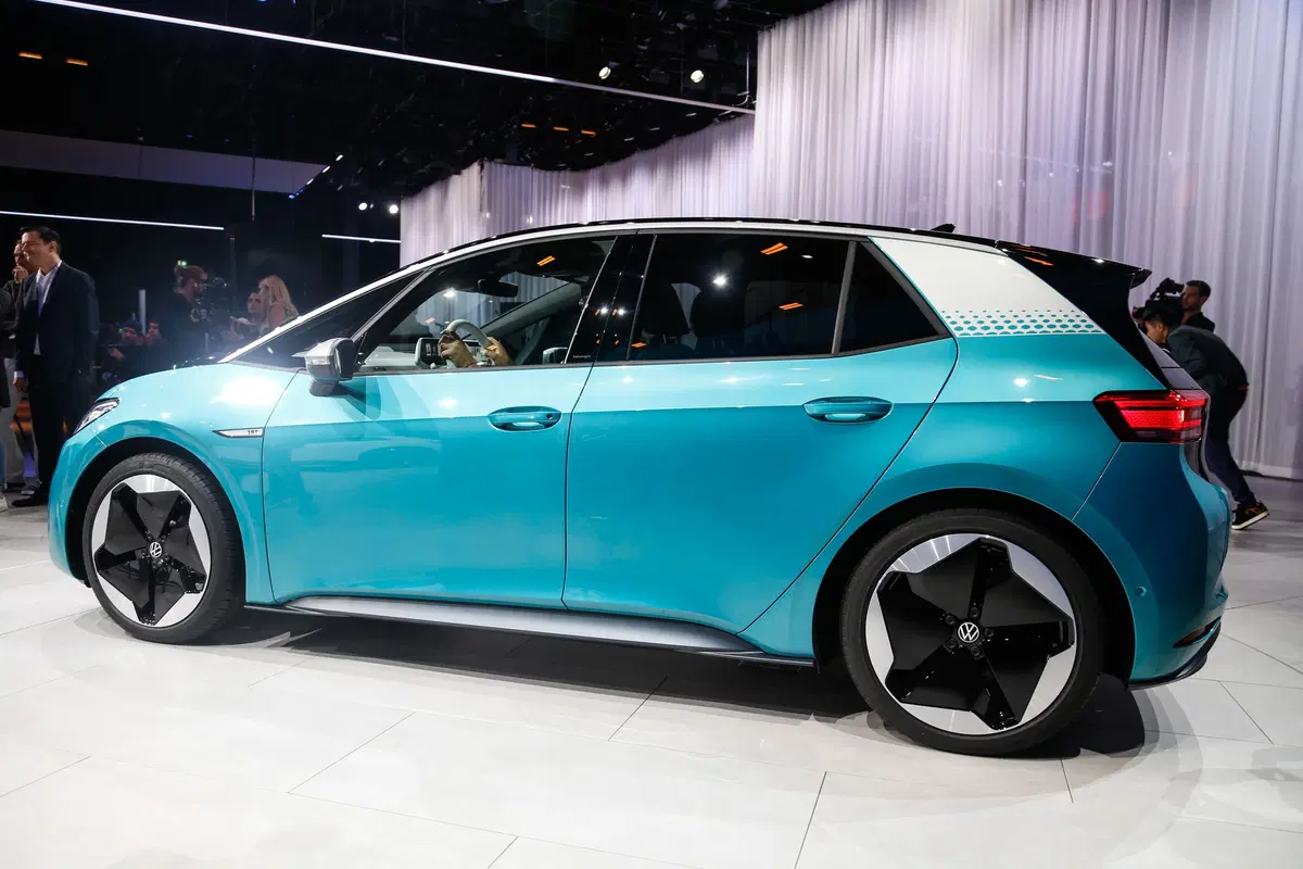 Volkswagen ID.3 al Salone di Francoforte 2019: parte la rivoluzione auto elettrica tedesca [video] (16)
