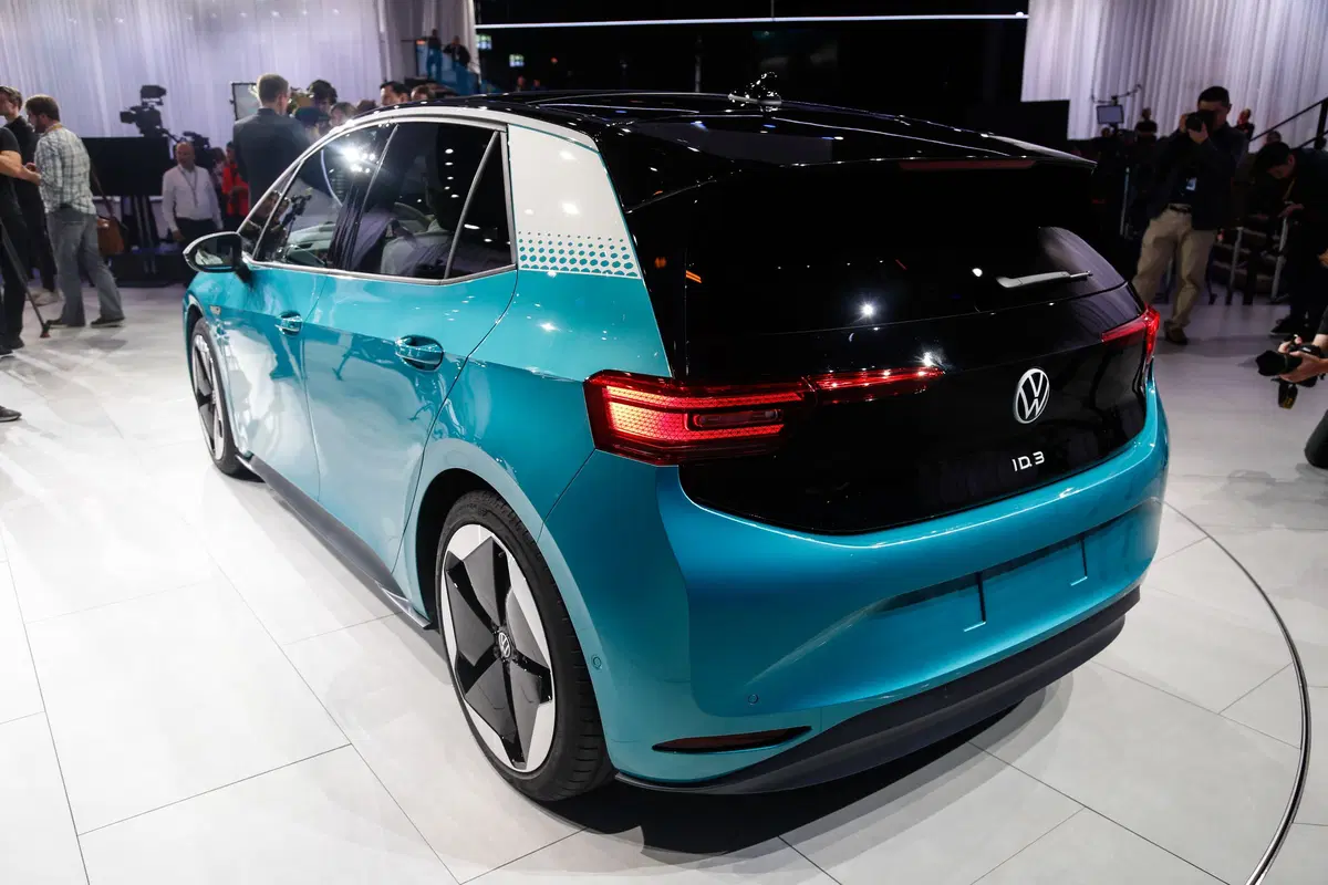 Volkswagen ID.3 al Salone di Francoforte 2019: parte la rivoluzione auto elettrica tedesca [video] (19)