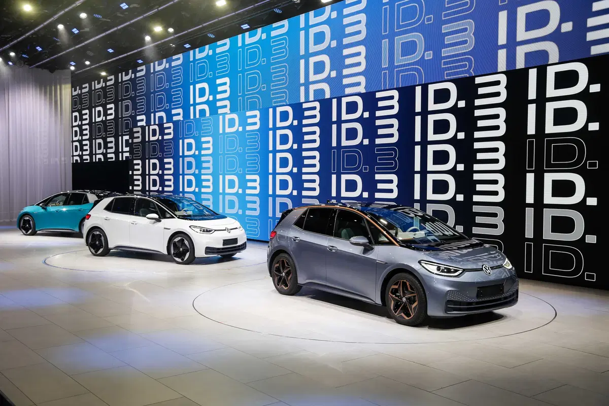 Volkswagen ID.3 al Salone di Francoforte 2019: parte la rivoluzione auto elettrica tedesca [video] (18)