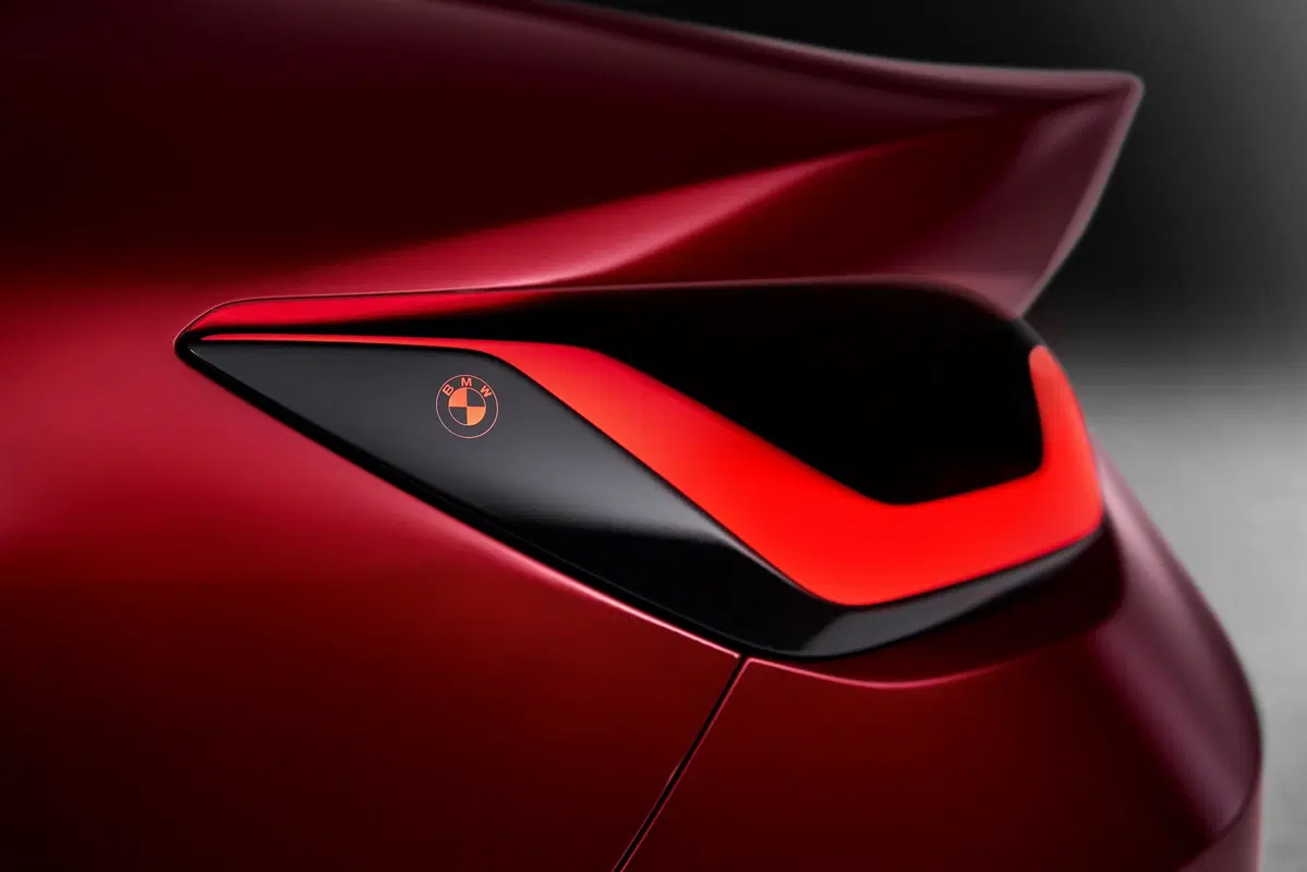 BMW Concept 4: anticipazione del futuro design al Salone di Francoforte 2019 (30)