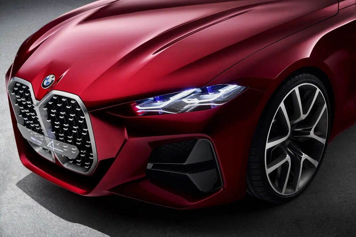 BMW Concept 4: anticipazione del futuro design al Salone di Francoforte 2019 (4)