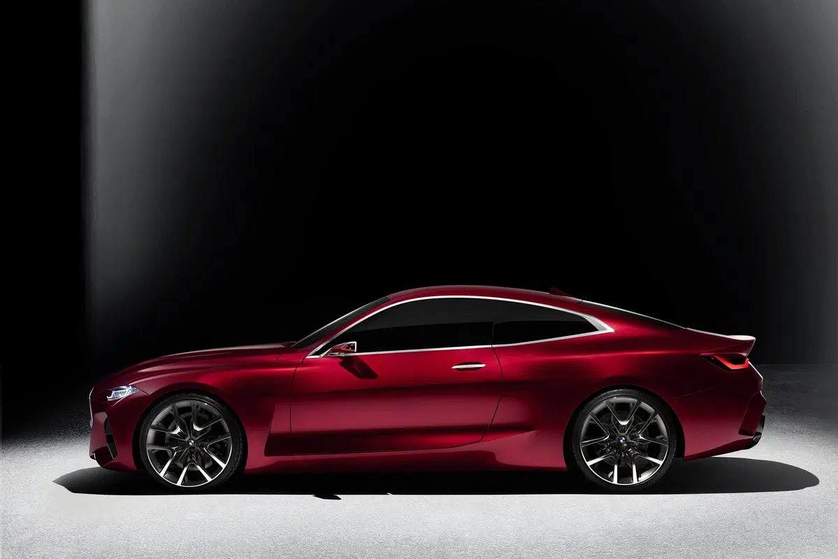BMW Concept 4: anticipazione del futuro design al Salone di Francoforte 2019 (18)