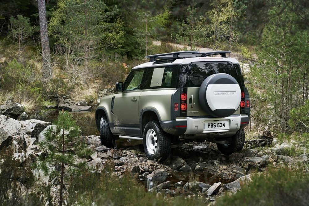 Il posteriore del nuovo Land Rover Defender