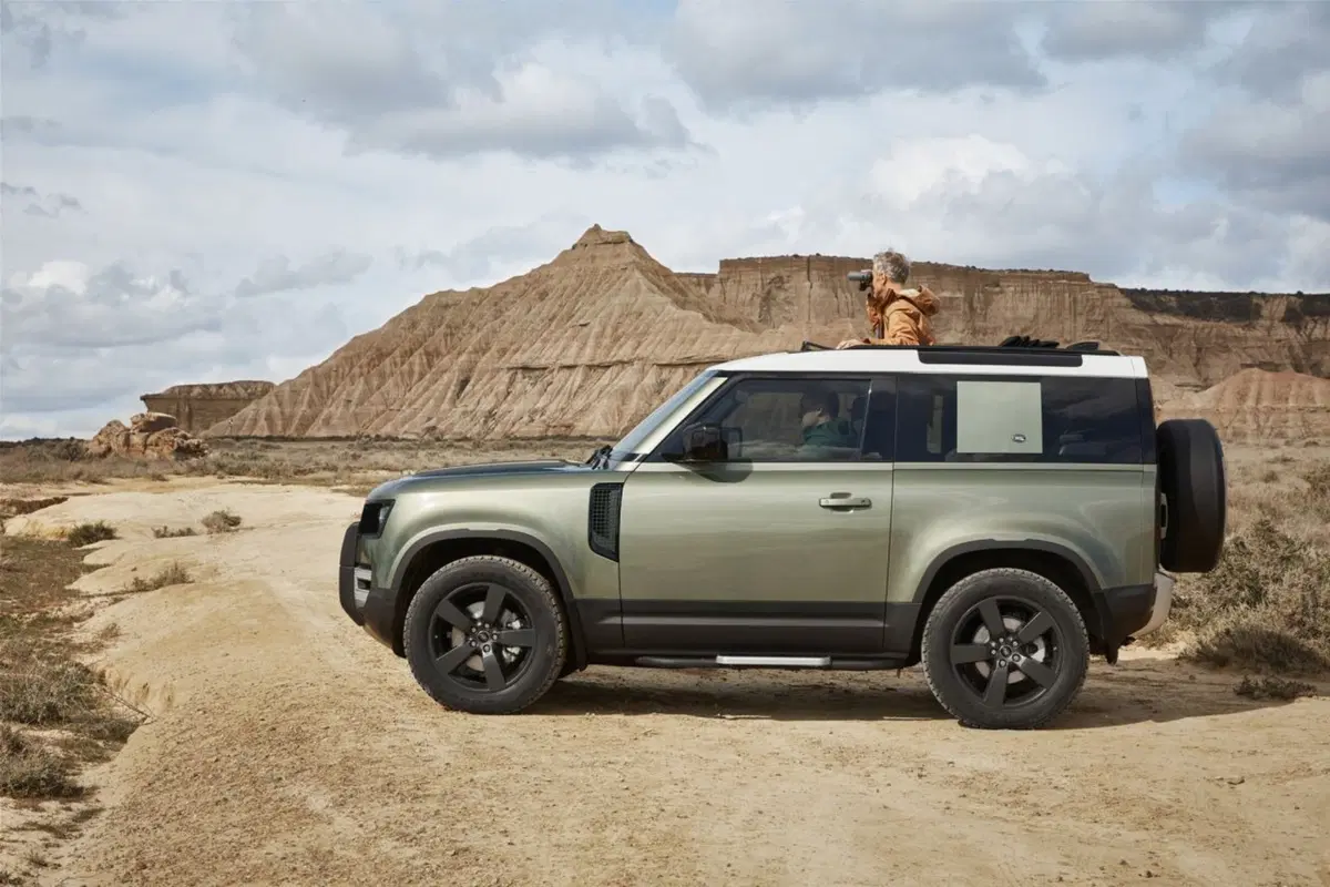 Nuovo Land Rover Defender: il ritorno della leggenda al Salone di Francoforte 2019 (27)