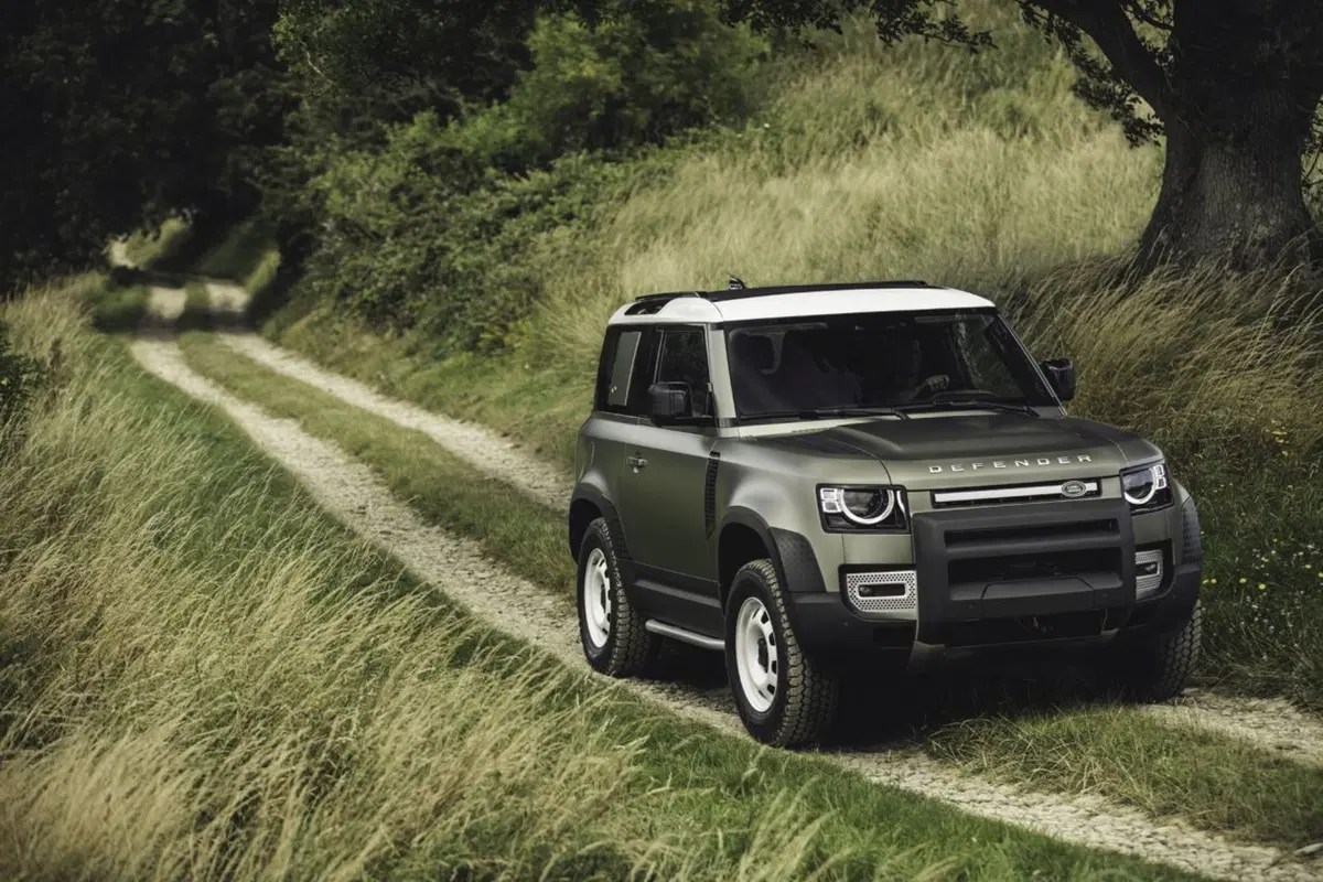 Nuovo Land Rover Defender: il ritorno della leggenda al Salone di Francoforte 2019 (12)