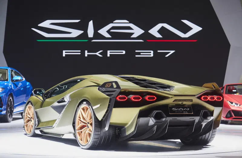 L'affascinante posteriore della Sian sullo stand Lamborghini al Salone di Francoforte 2019