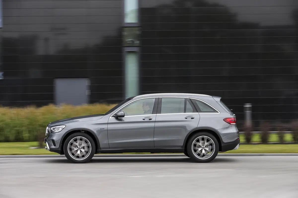Mercedes GLE 350 de e GLC 300 e al Salone di Francoforte 2019 (7)