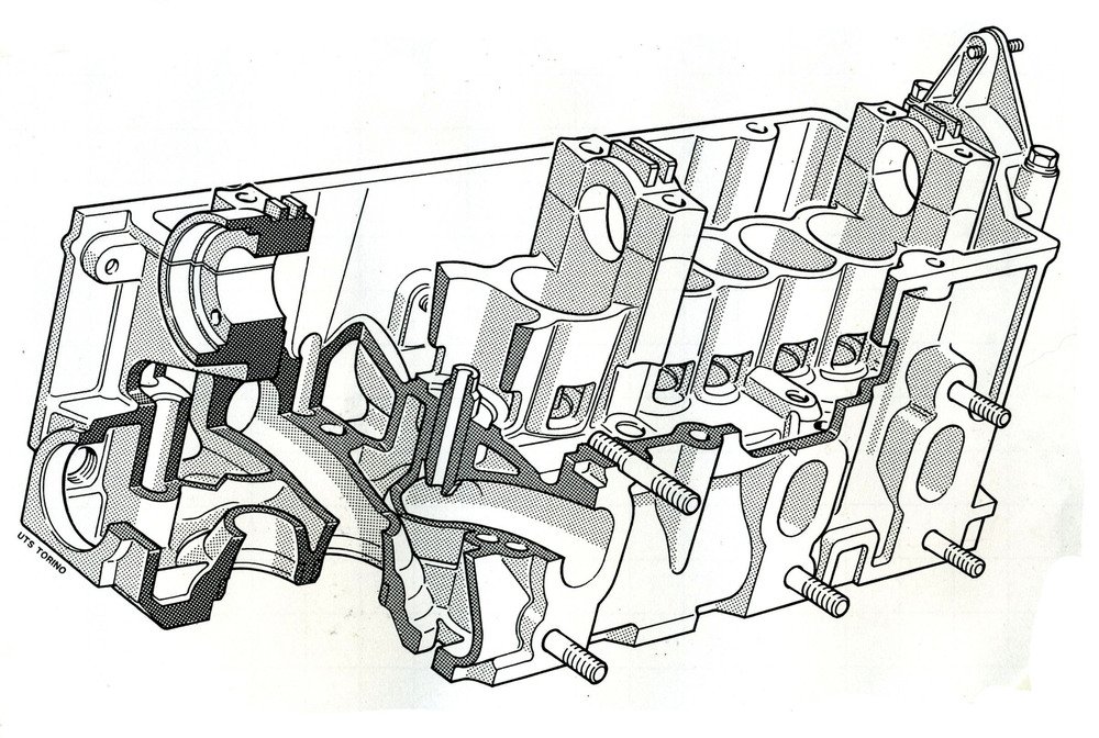 La testa del motore Fiat Fire, con distribuzione monoalbero e valvole che giacciono tutte sullo stesso piano, &egrave; un capolavoro di razionalit&agrave;. I condotti di aspirazione si trovano dal lato opposto, rispetto a quelli di scarico (schema a flusso incrociato)