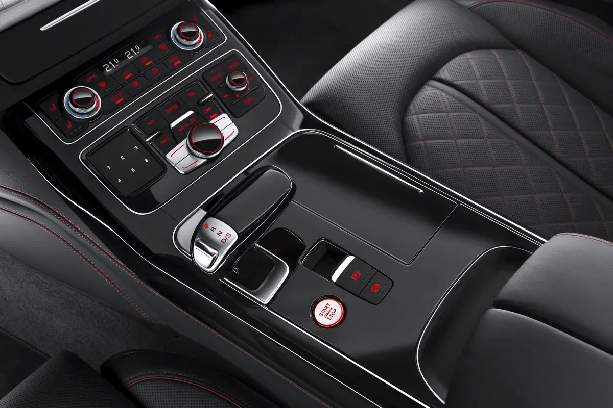 Audi S8 (2012-17) (21)