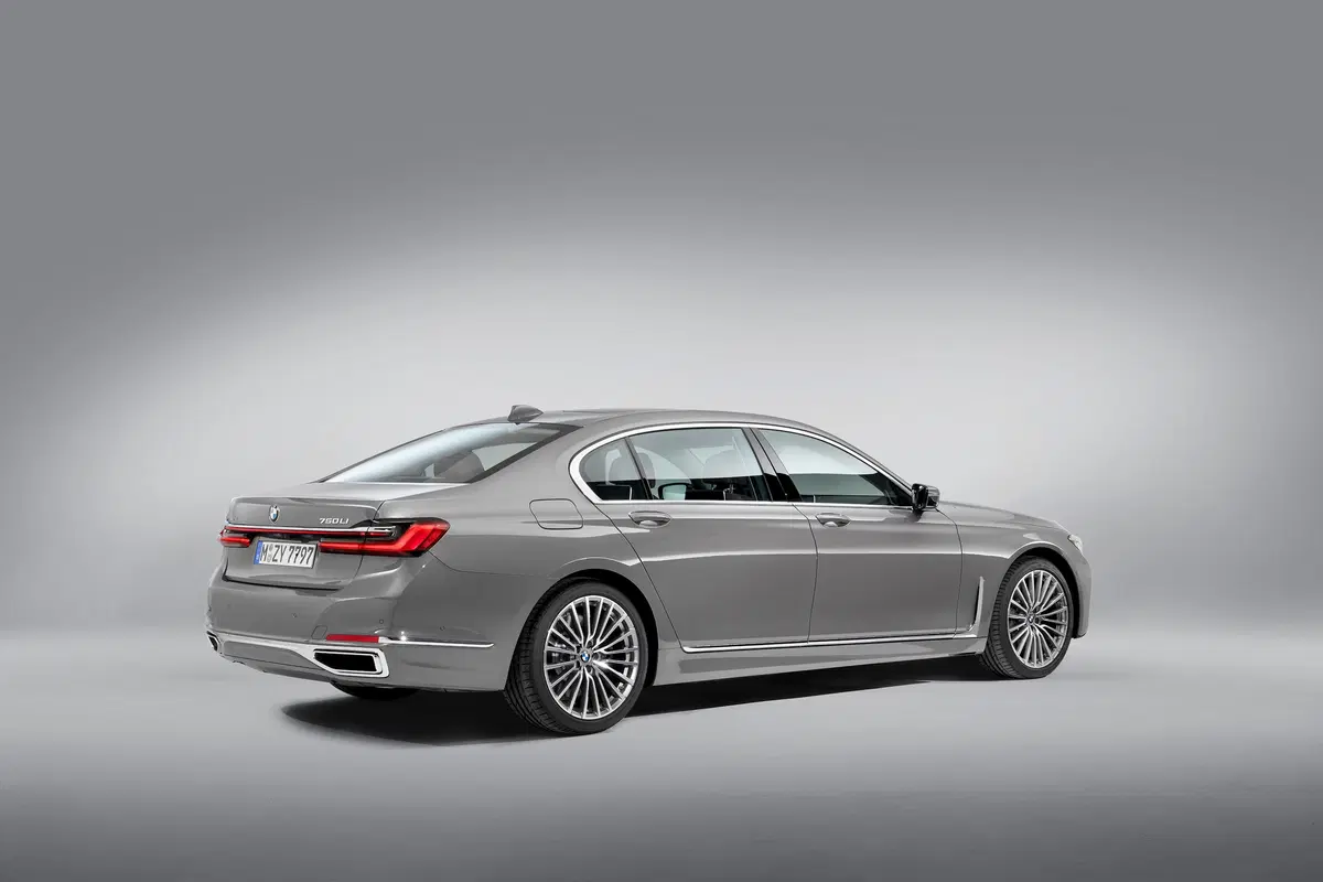 BMW Serie 7 750Li xDrive (4)